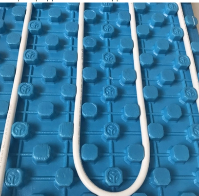 Linha de extrusão de módulos de aquecimento de piso radiantes de água quente de plástico 450 kg/h
