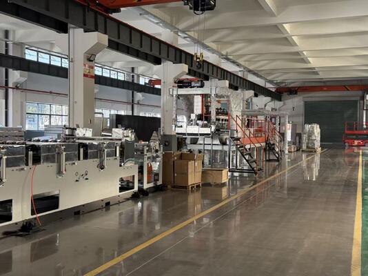 comprar Máquina Extrusora de Chapa PET de 1500-2100mm de Largura com Material 100% Reciclado e Alta Eficiência Energética online manufacture