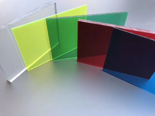 Linha de extrusão de placas sólidas PC/PMMA 2 - 8 mm Espessura, 1-3 camadas Capacidade personalizada